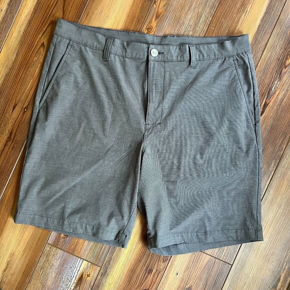 PGA Tour Flat Front Gray with Pin Stripes of Dark Gray Golf Shorts Men’s 38 - Picture 1 of 7